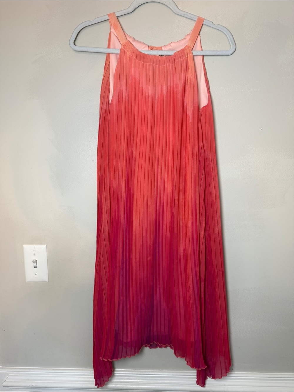 Apt. 9 NWT Coral to Pink Summer Pleated Asymmetrical Midi with Tie Neck. Size 8